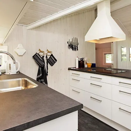 6 Person In Humble-by Traum