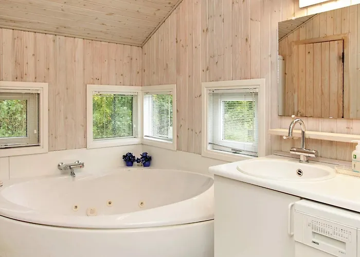 6 Person In Humble-by Traum *