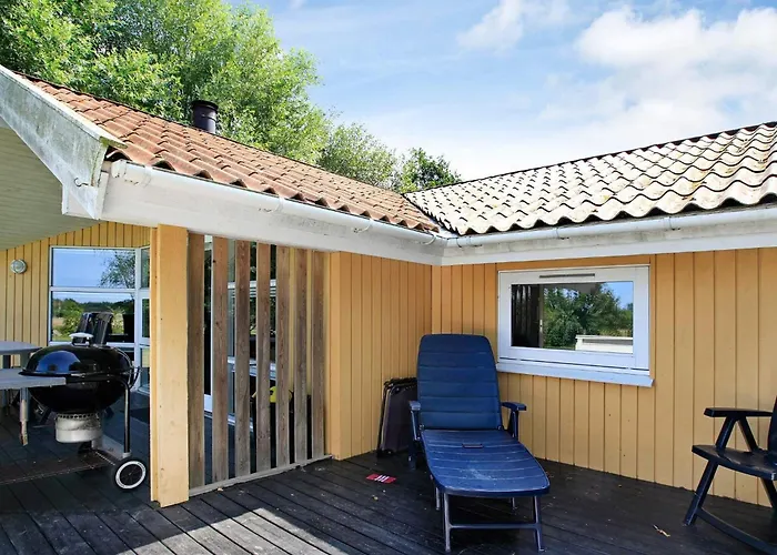 6 Person In Humble-by Traum